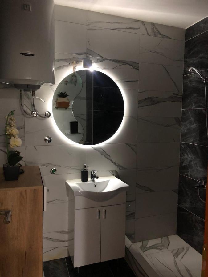 Peaceful Apartment Pluzine Bagian luar foto