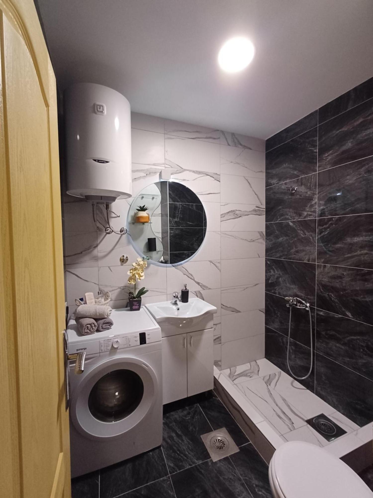 Peaceful Apartment Pluzine Bagian luar foto